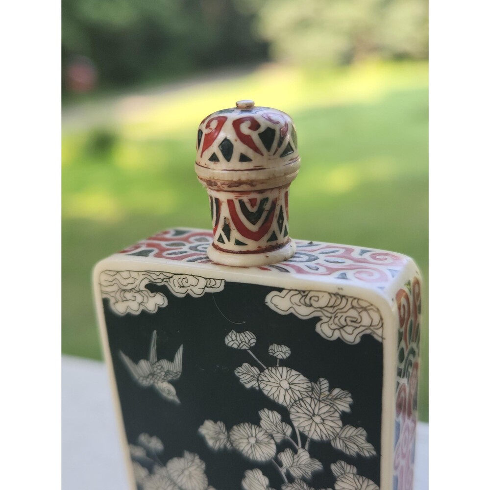 Antique Porcelain Snuff Bottle with Spoon | Kanji Studio Mark | Iron Red Enamel - Picture 6 of 16